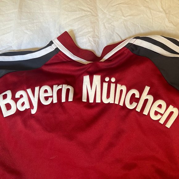 Bayern Munchen soccer jersey. Size L, new with tags! - Picture 5 of 5